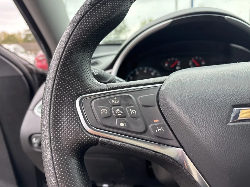 Used 2024 Gray Chevrolet LT image 22