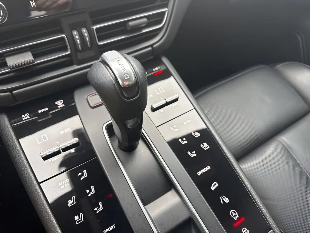 Used 2022  Porsche  image 20