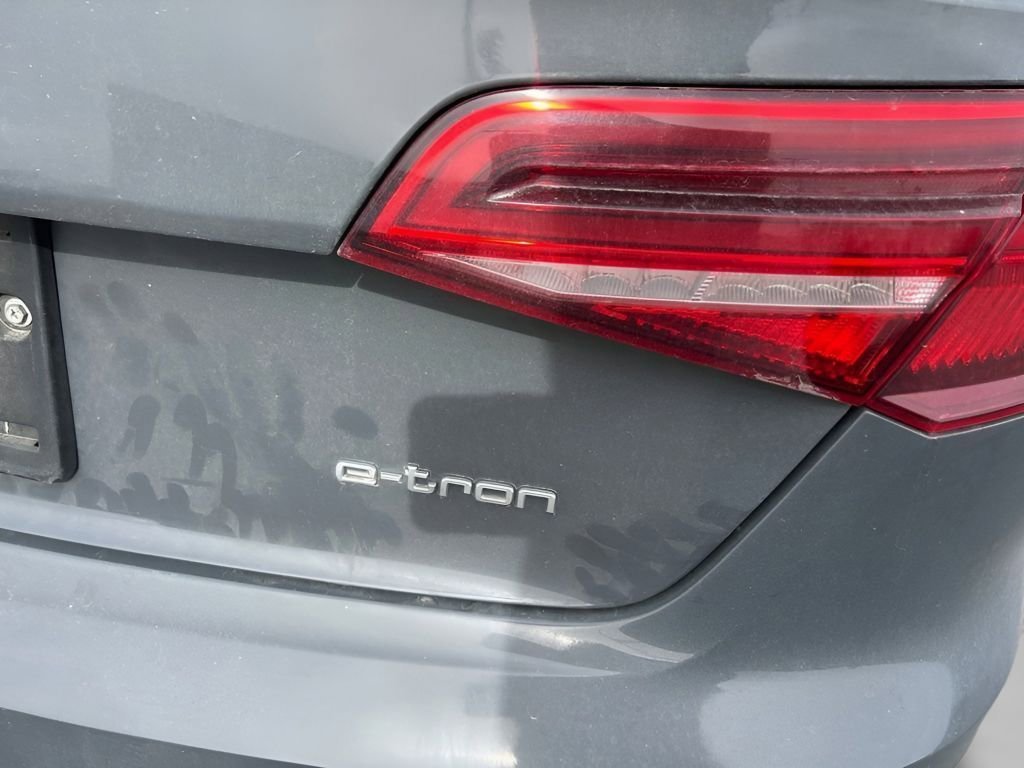 Used 2017 Gray Metallic Audi 1.4T Premium image 16