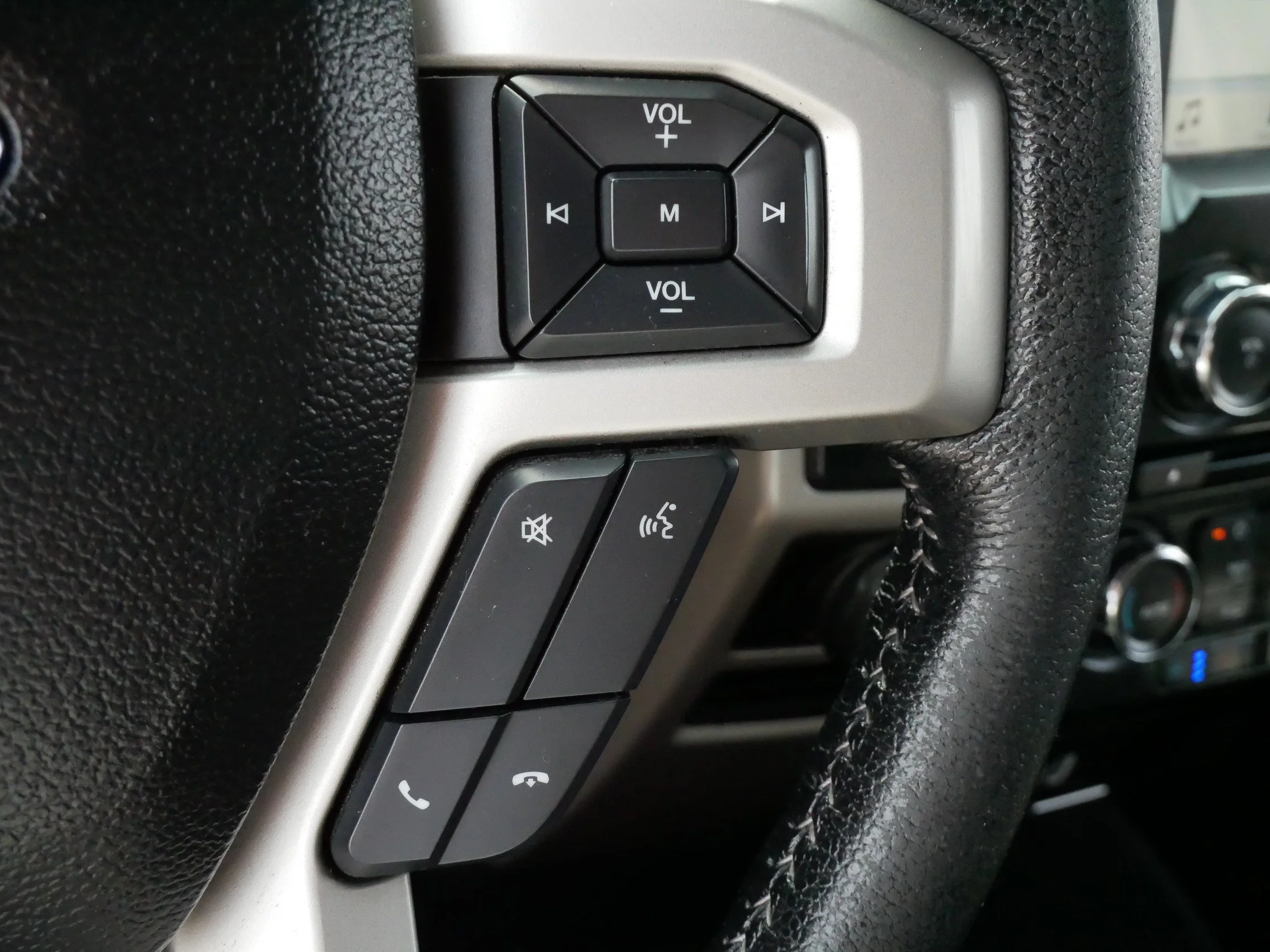 Used 2016 Shadow Black Ford Lariat image 20