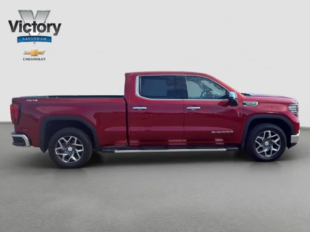 Used 2022 CAYENNE RED TINTCOAT GMC SLT image 8