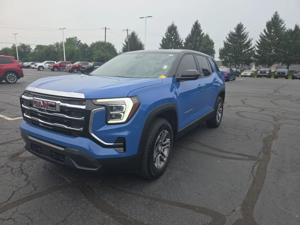 Used 2025 Blue GMC Elevation image 2