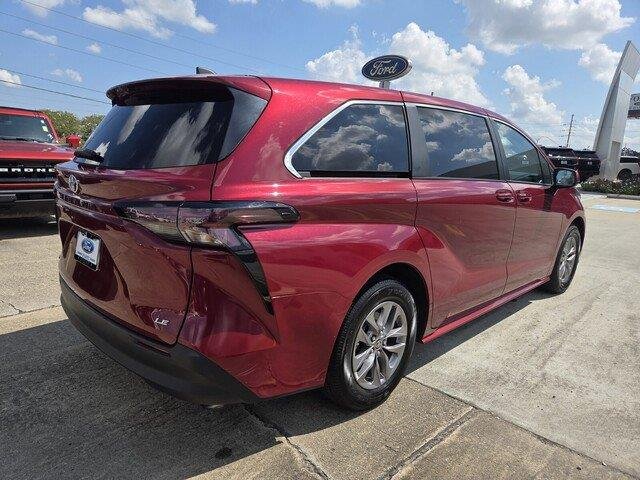 Used 2025 Ruby Flare Pearl Toyota LE image 5