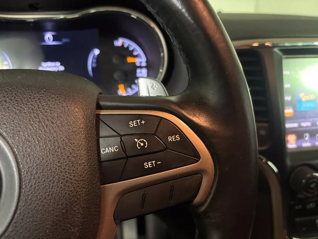 Used 2016 Brilliant Black Crystal Pearlcoat Jeep Laredo image 27