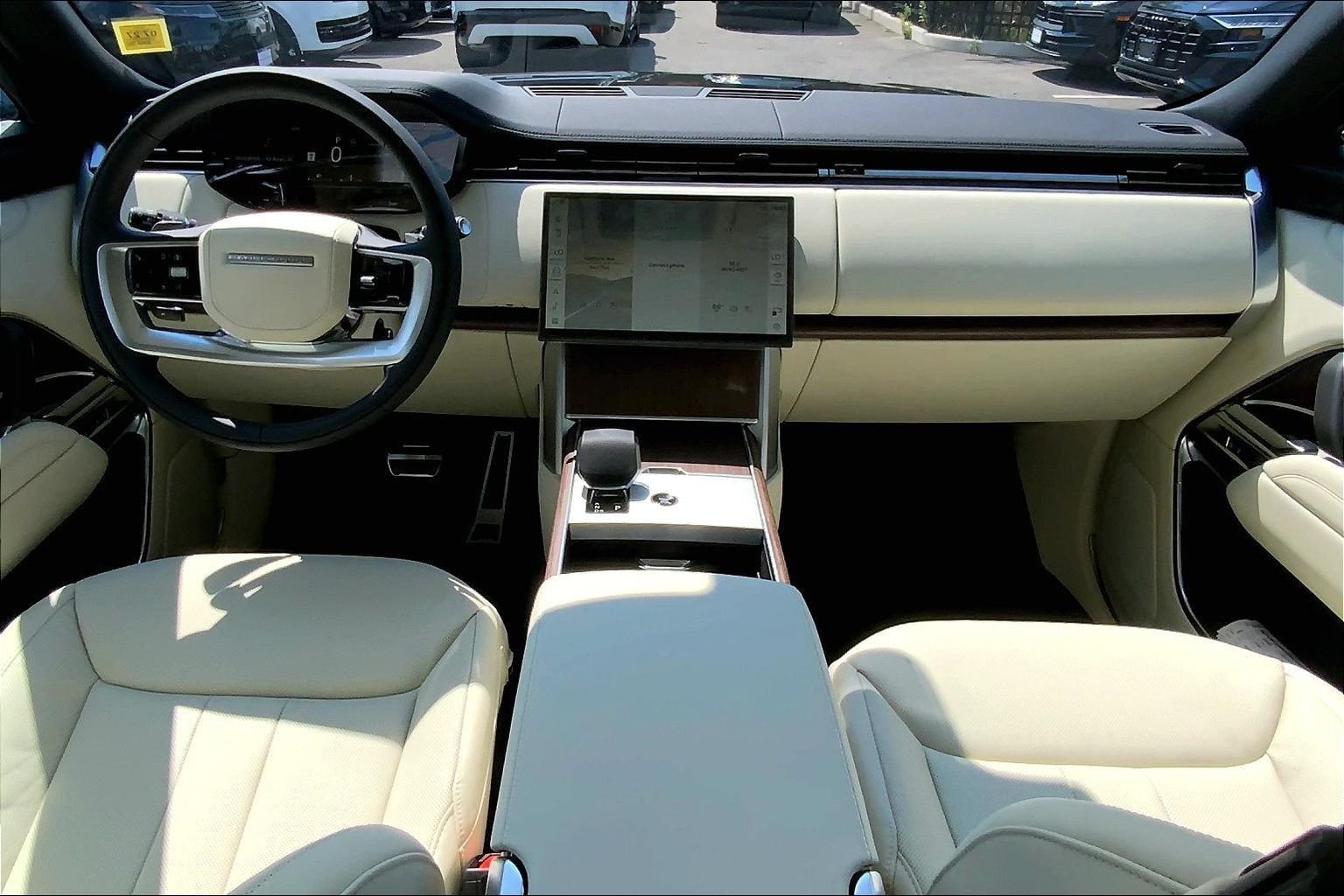 New 2026 Santorini Black Land Rover SE image 5