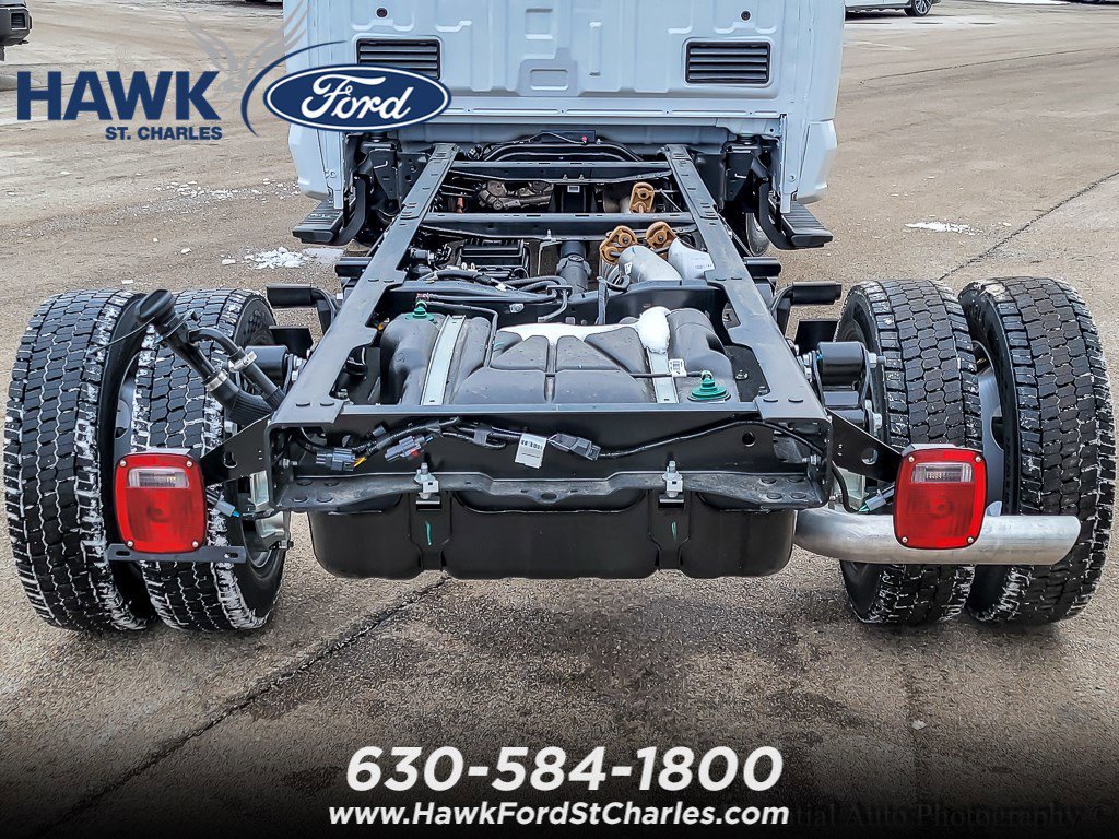 New 2026 Oxford White Ford F-450® XL image 5