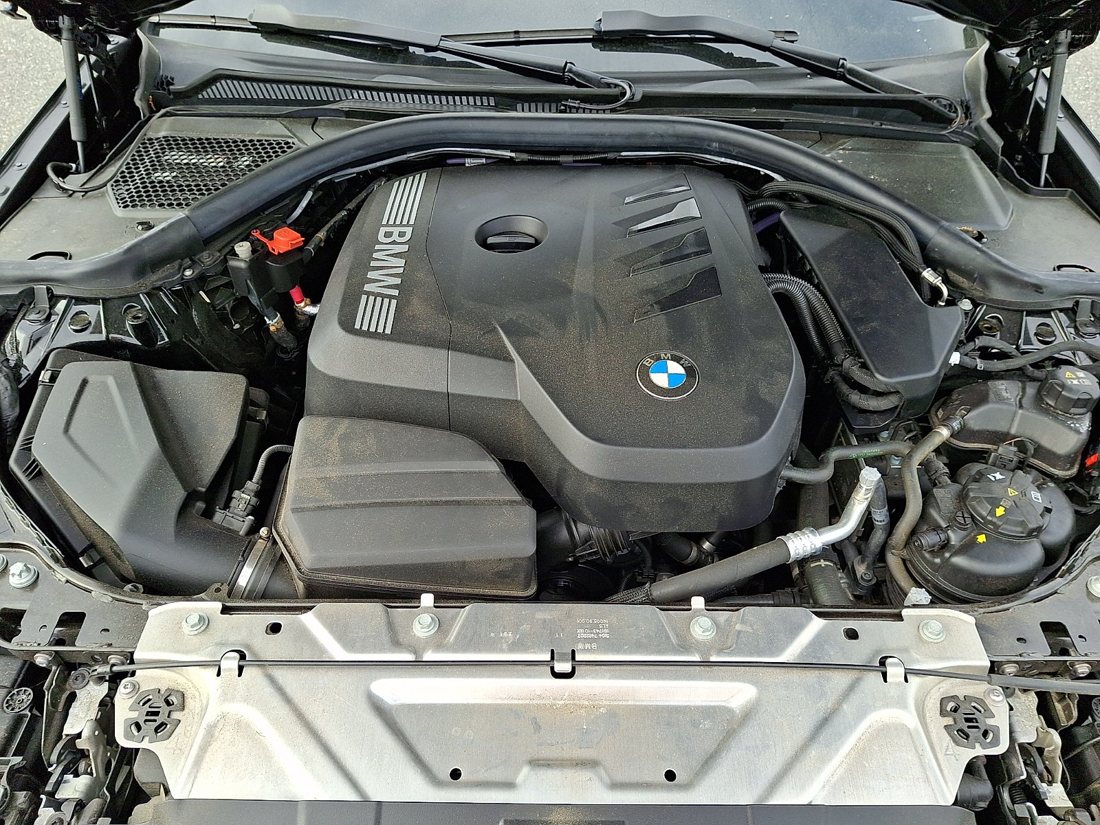 Used 2025 Black Sapphire Metallic BMW xDrive image 30