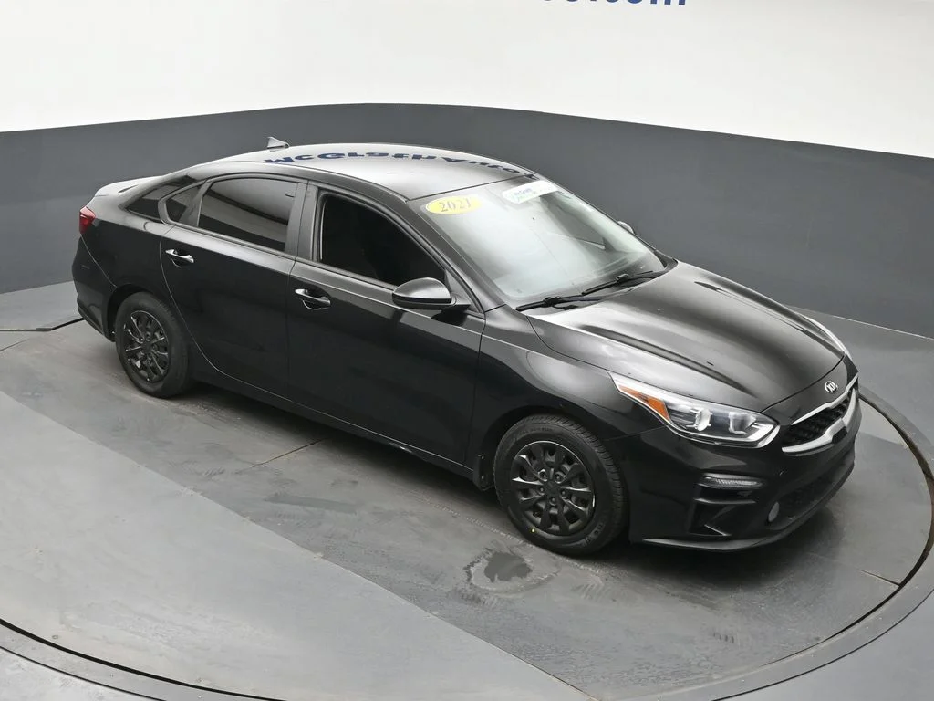 Used 2021 Black Kia FE image 3