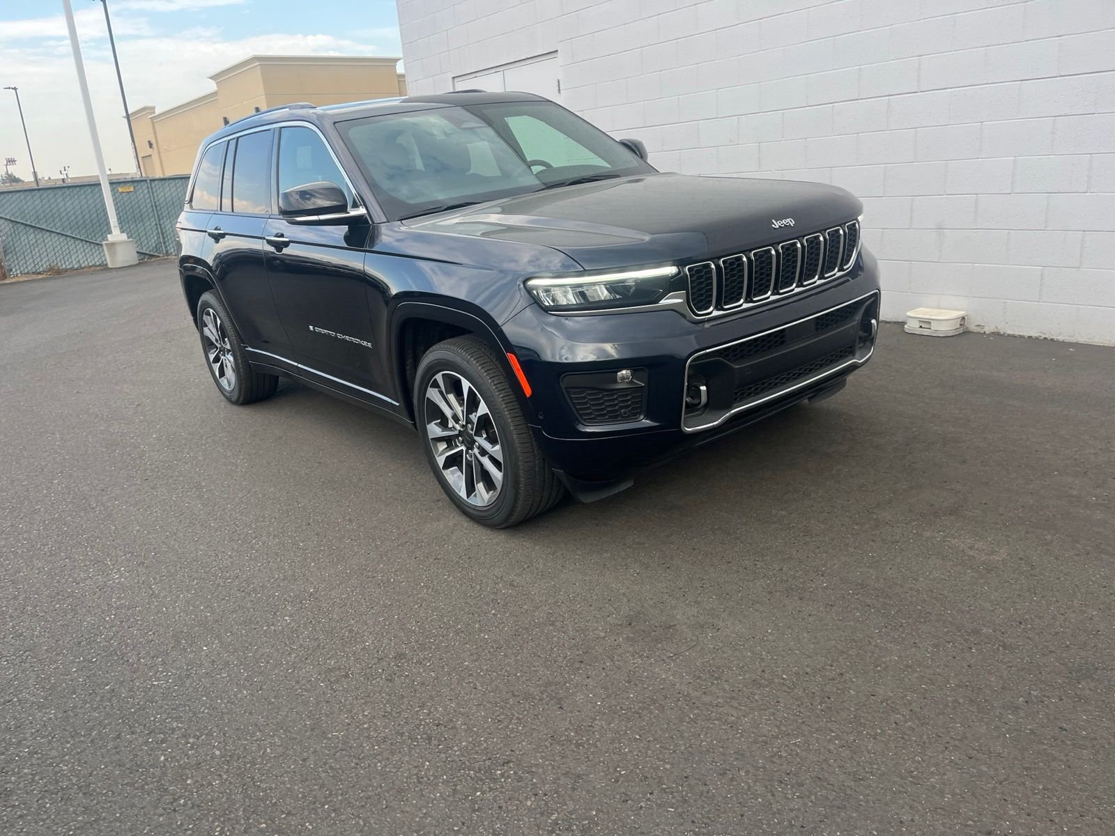 Used 2024 Black Jeep Overland image 3
