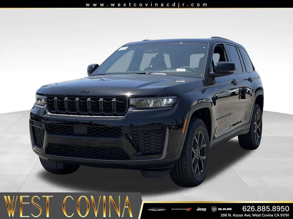 New 2026 Diamond Black Crystal Pearl-Coat Exterior Paint Jeep Altitude image 2