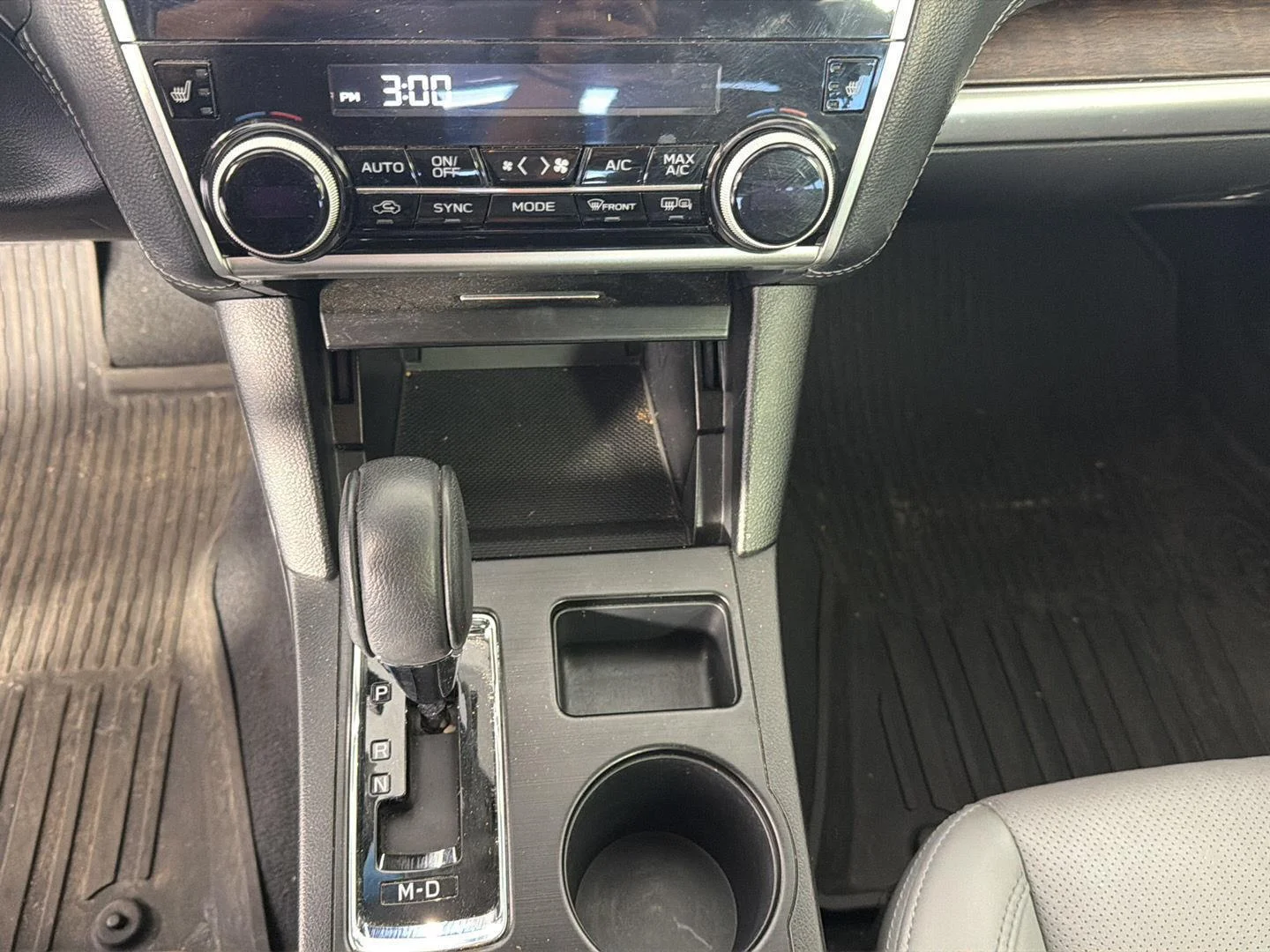 Used 2018 Magnetite Gray Metallic Subaru Limited image 12