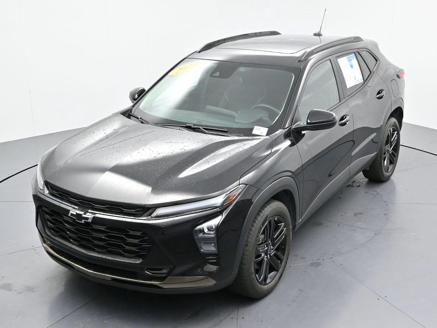 Used 2025 Mosaic Black Metallic Chevrolet ACTIV image 35