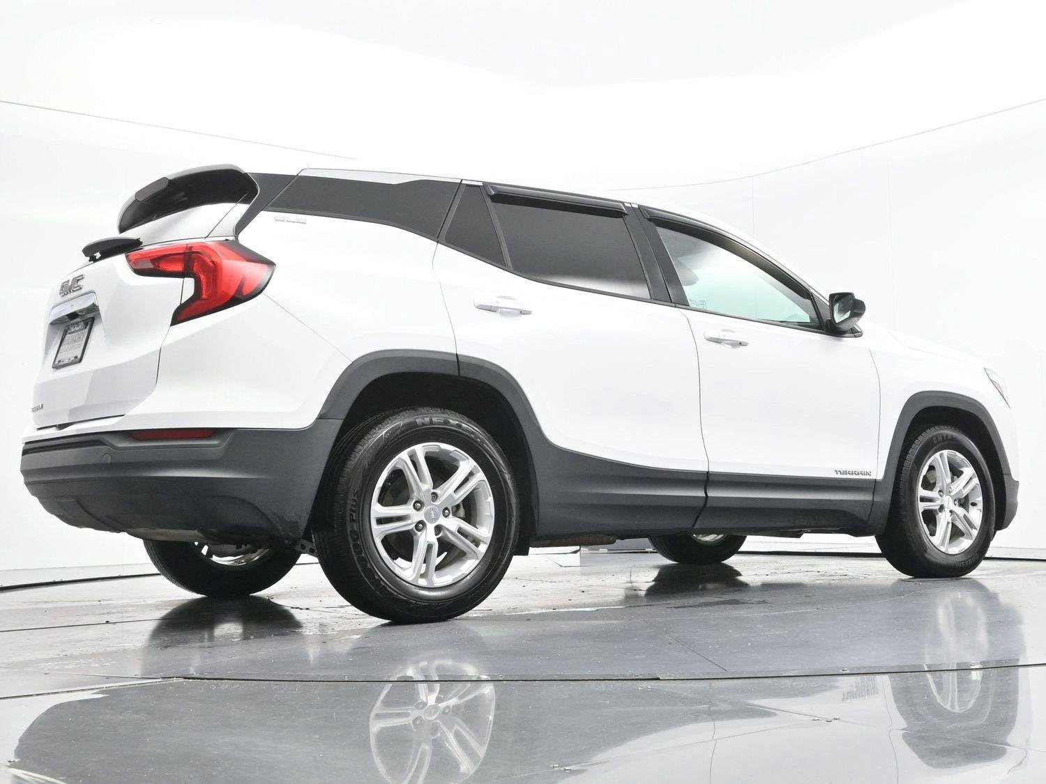 Used 2020 Summit White GMC SLE image 51