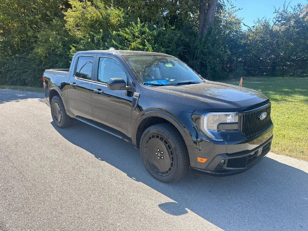 New 2026 Black Ford Lobo Standard image 1