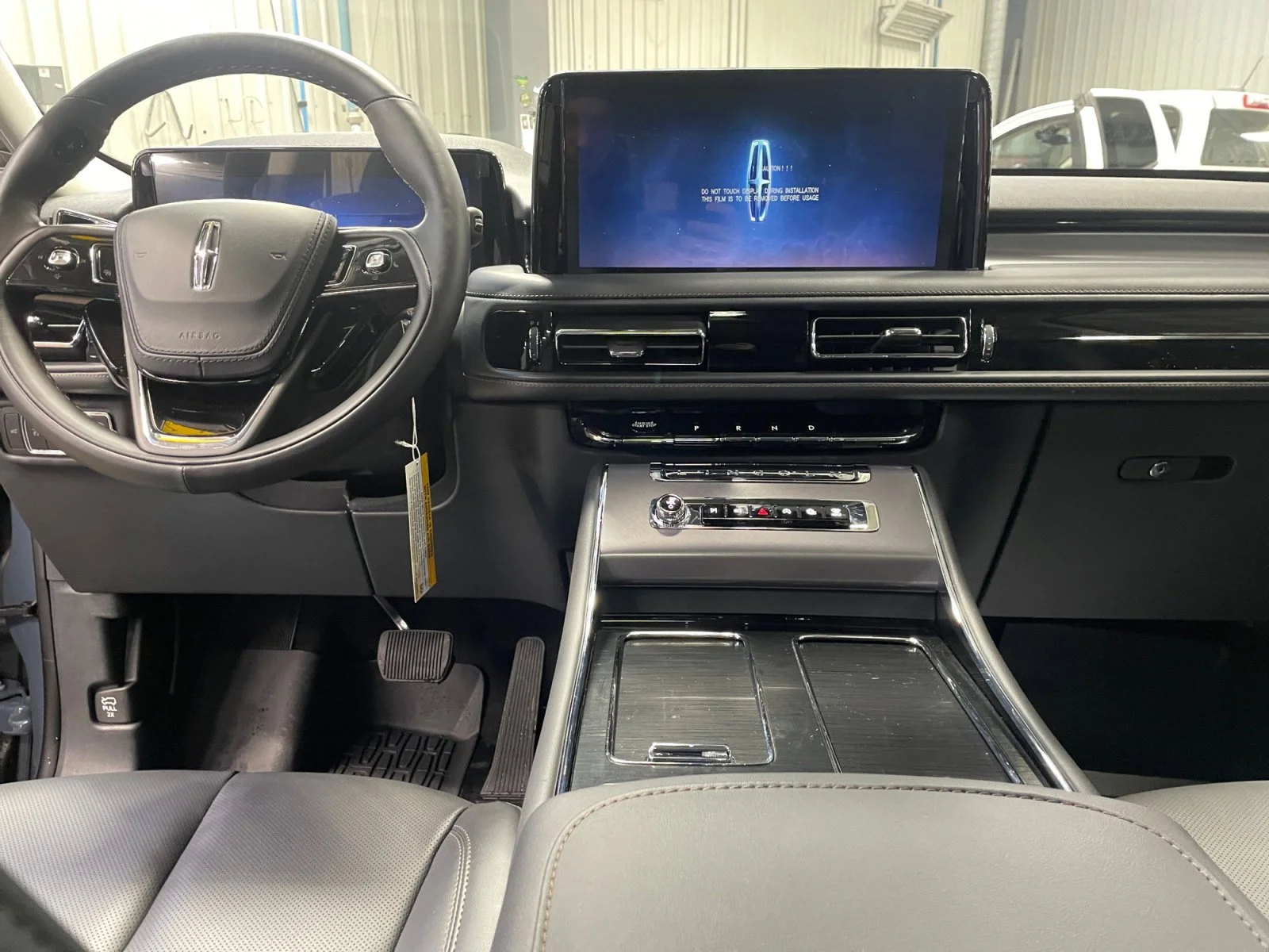 New 2026 Whisper Blue Metallic Clearcoat Lincoln Premiere image 20