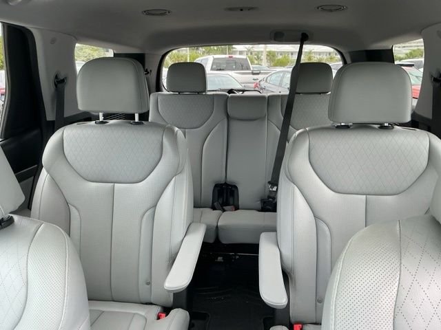 Used 2021 Silver Hyundai SEL image 24