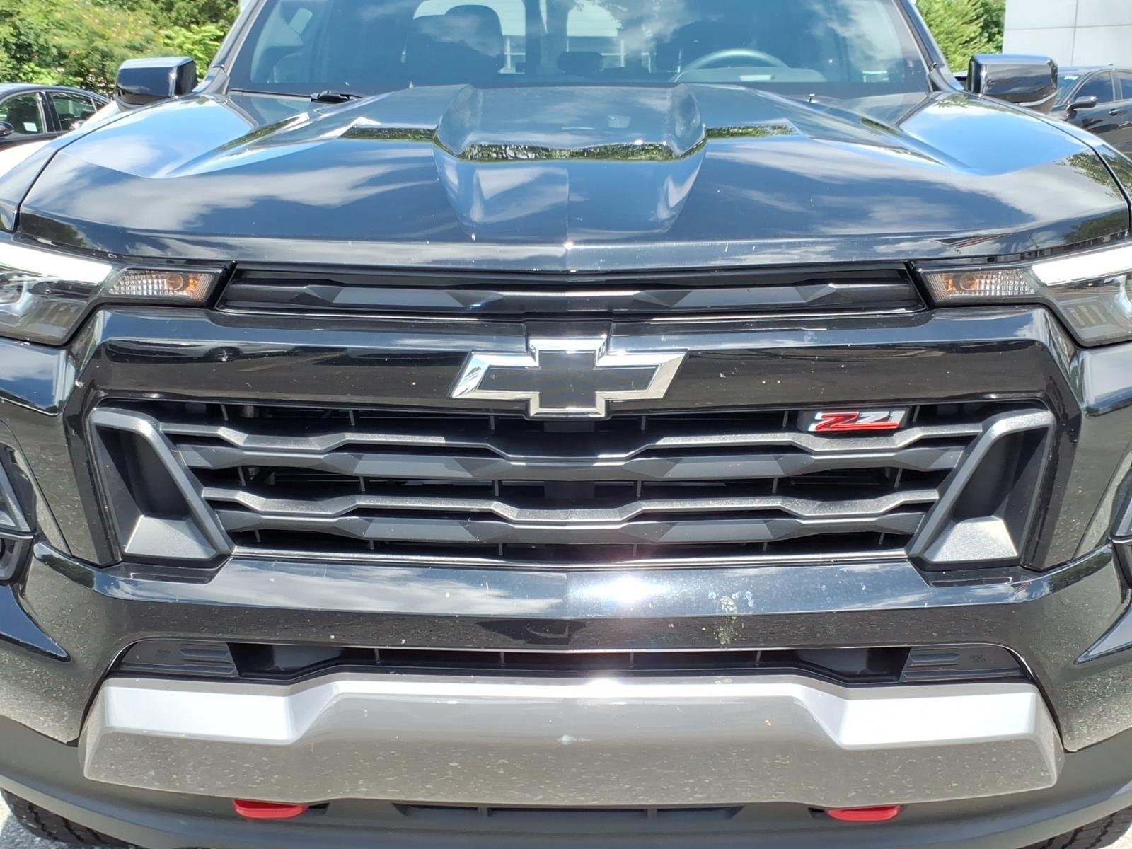 Used 2023 Black Chevrolet 4WD Z71 image 16