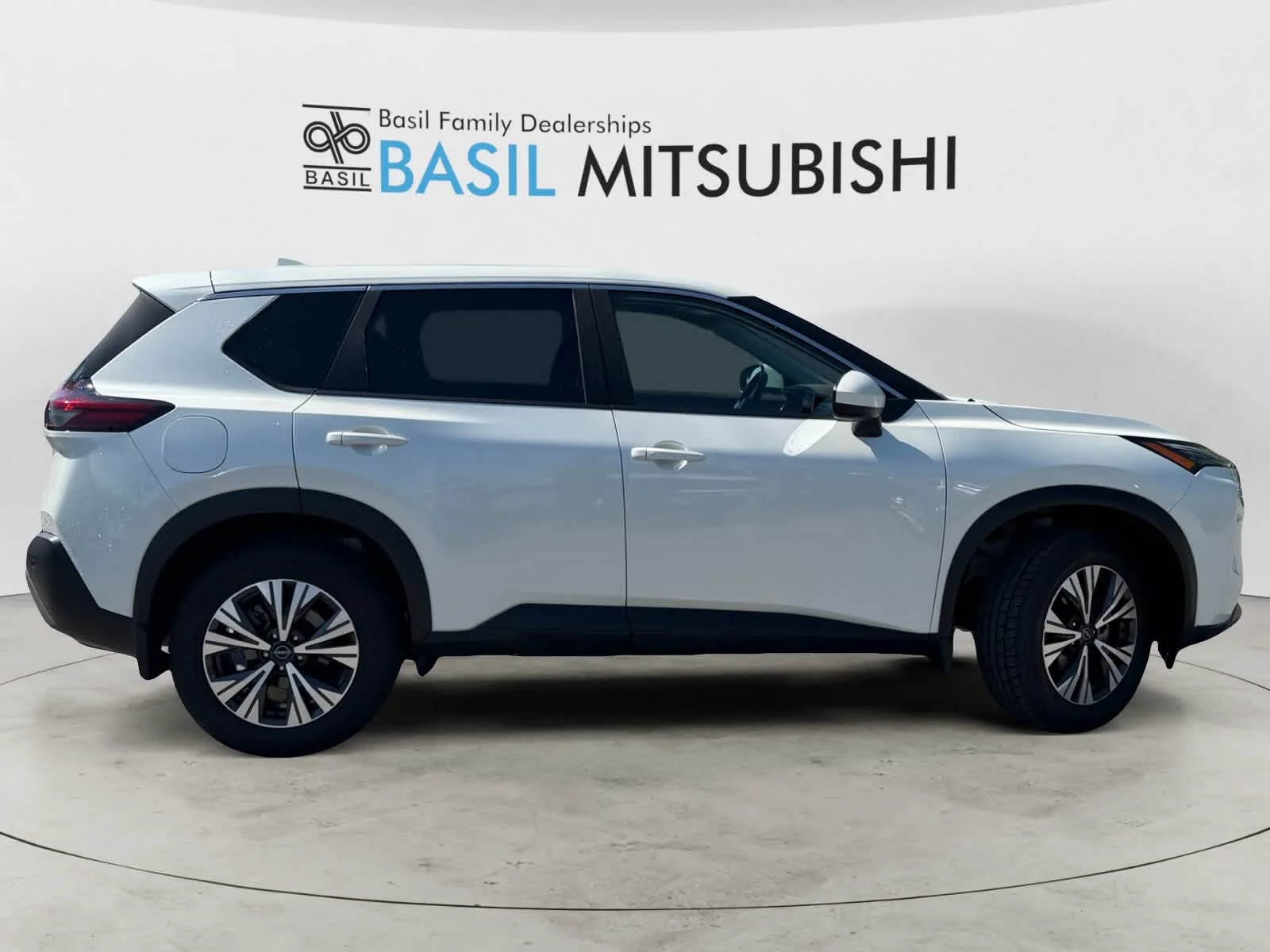 Used 2023 Pearl White Tricoat Nissan SV image 6