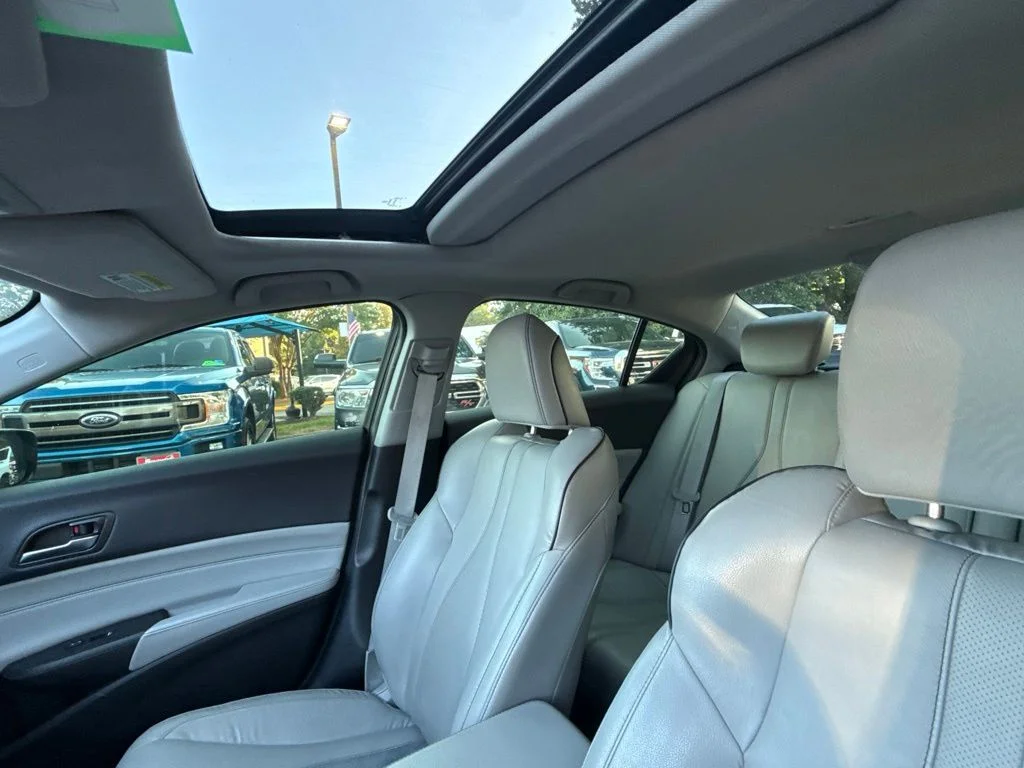 Used 2020  Acura Premium Package image 15