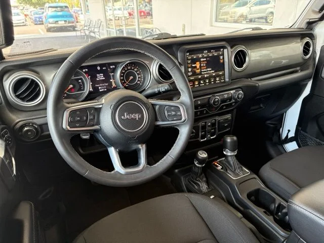 Used 2023 White Jeep Sahara image 29