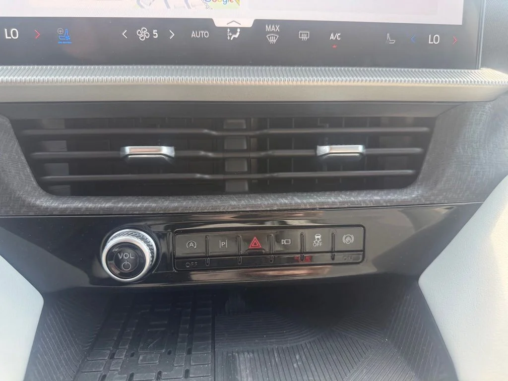 Used 2025 White Ford Platinum image 24