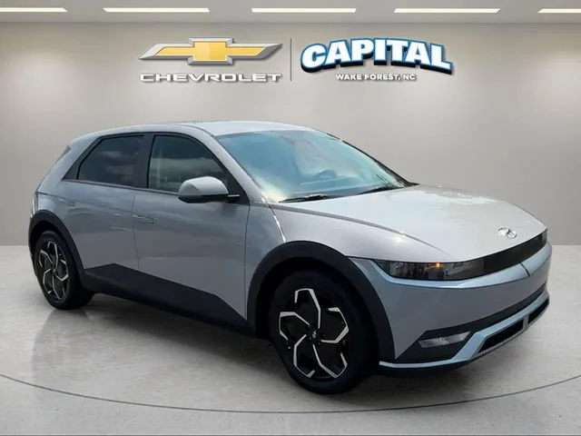 Used 2023 Gray Hyundai SEL image 7