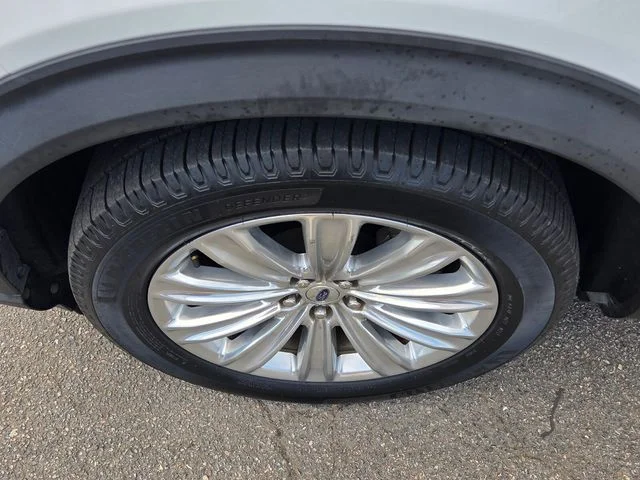 Used 2020 White Ford Limited image 11