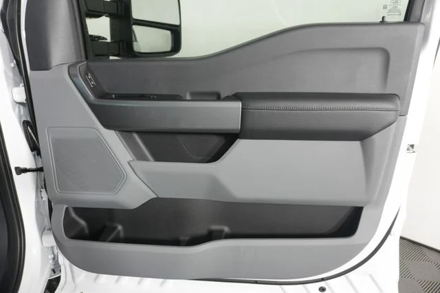 New 2026 Oxford White Ford F-250® XLT image 36