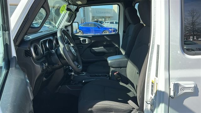 Used 2023 White Jeep Willys image 10