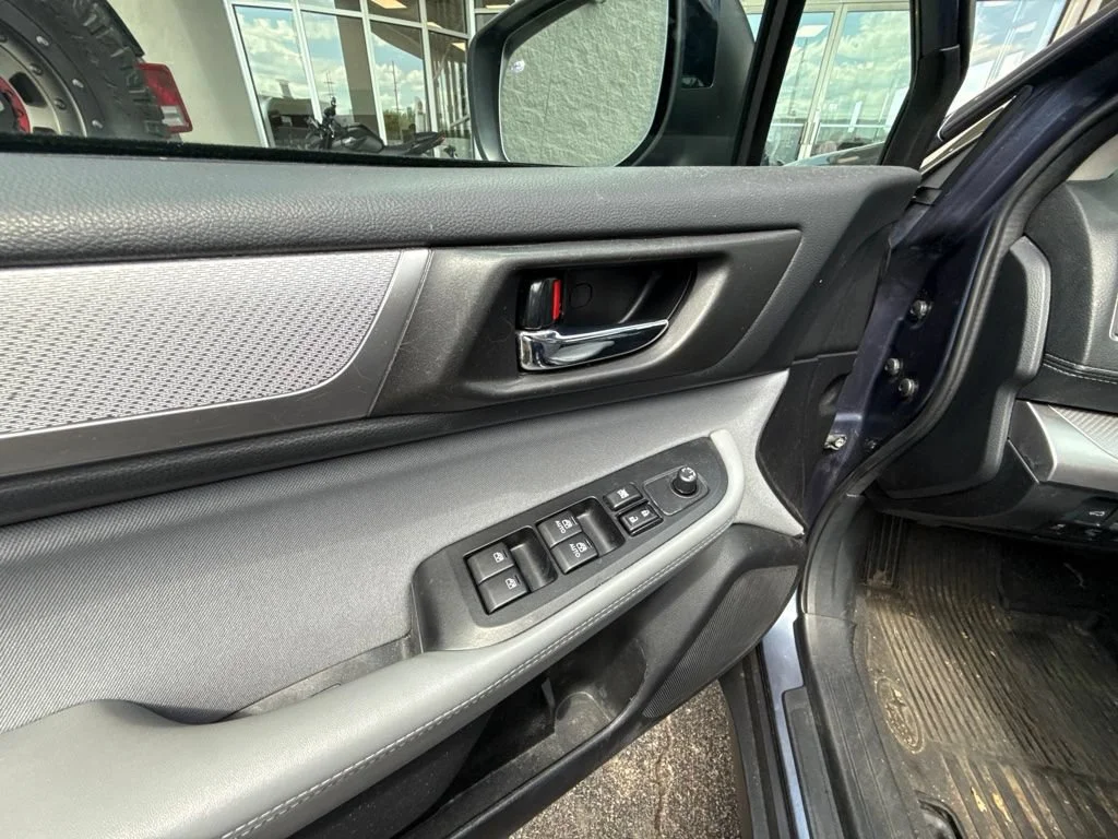 Used 2018 Twilight Blue Metallic Subaru 2.5i Premium image 25