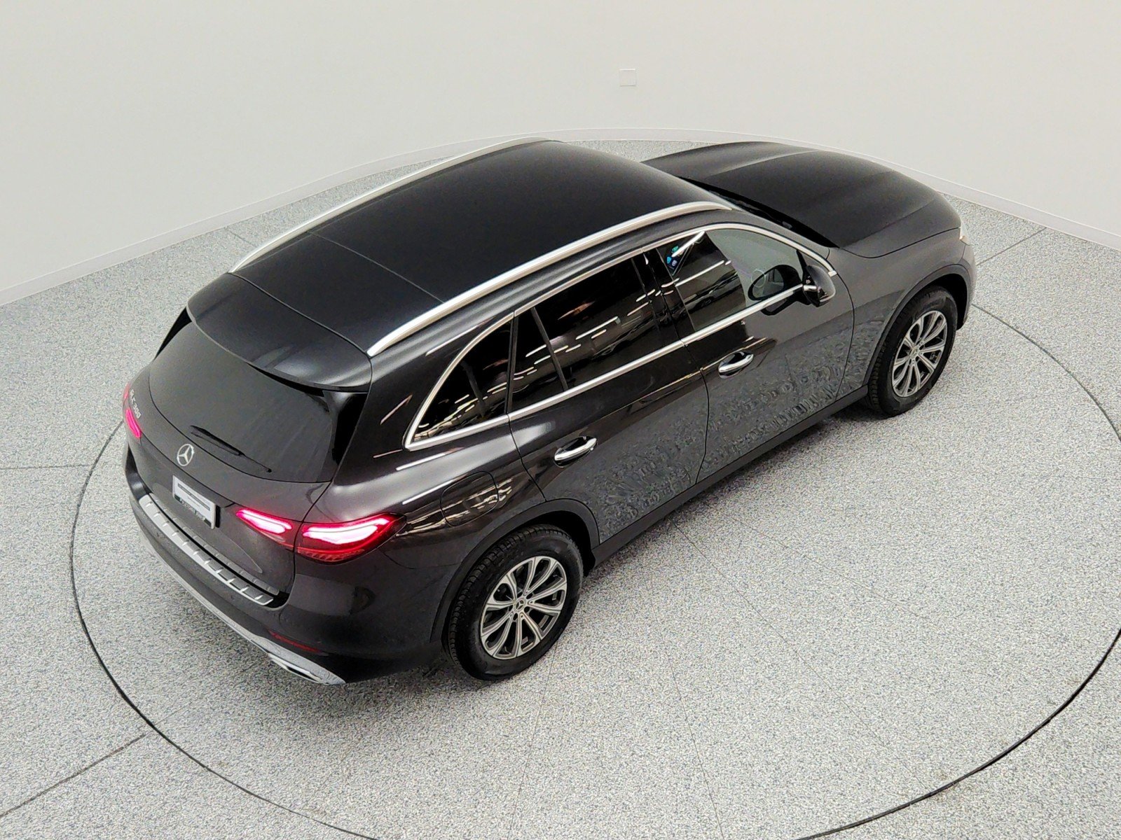 Certified Used 2026 Graphite Grey Metallic Mercedes-Benz GLC 300 SUV image 26