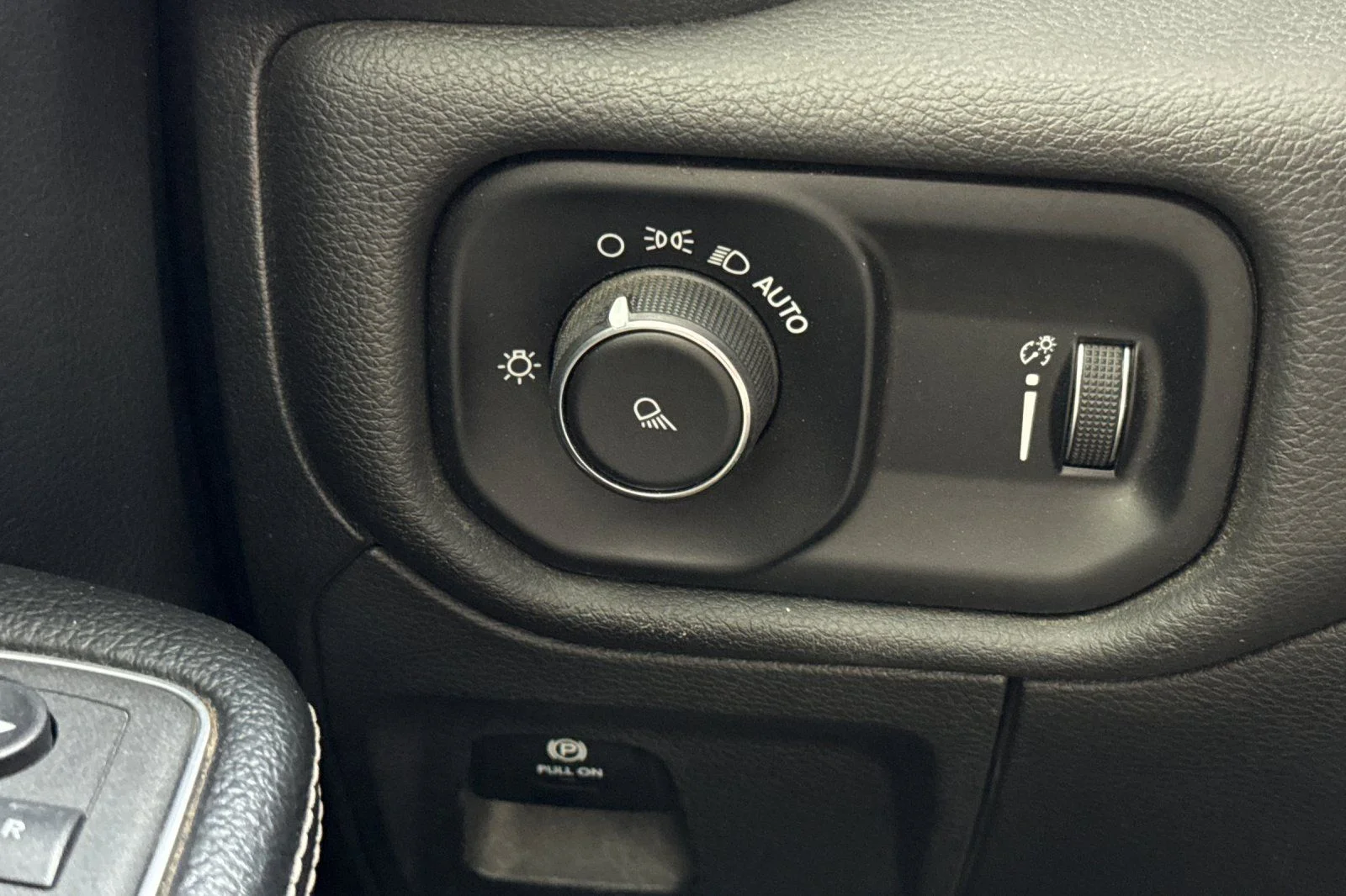 2024 RAM Ram 1500 Pickup Laramie - Photo 37