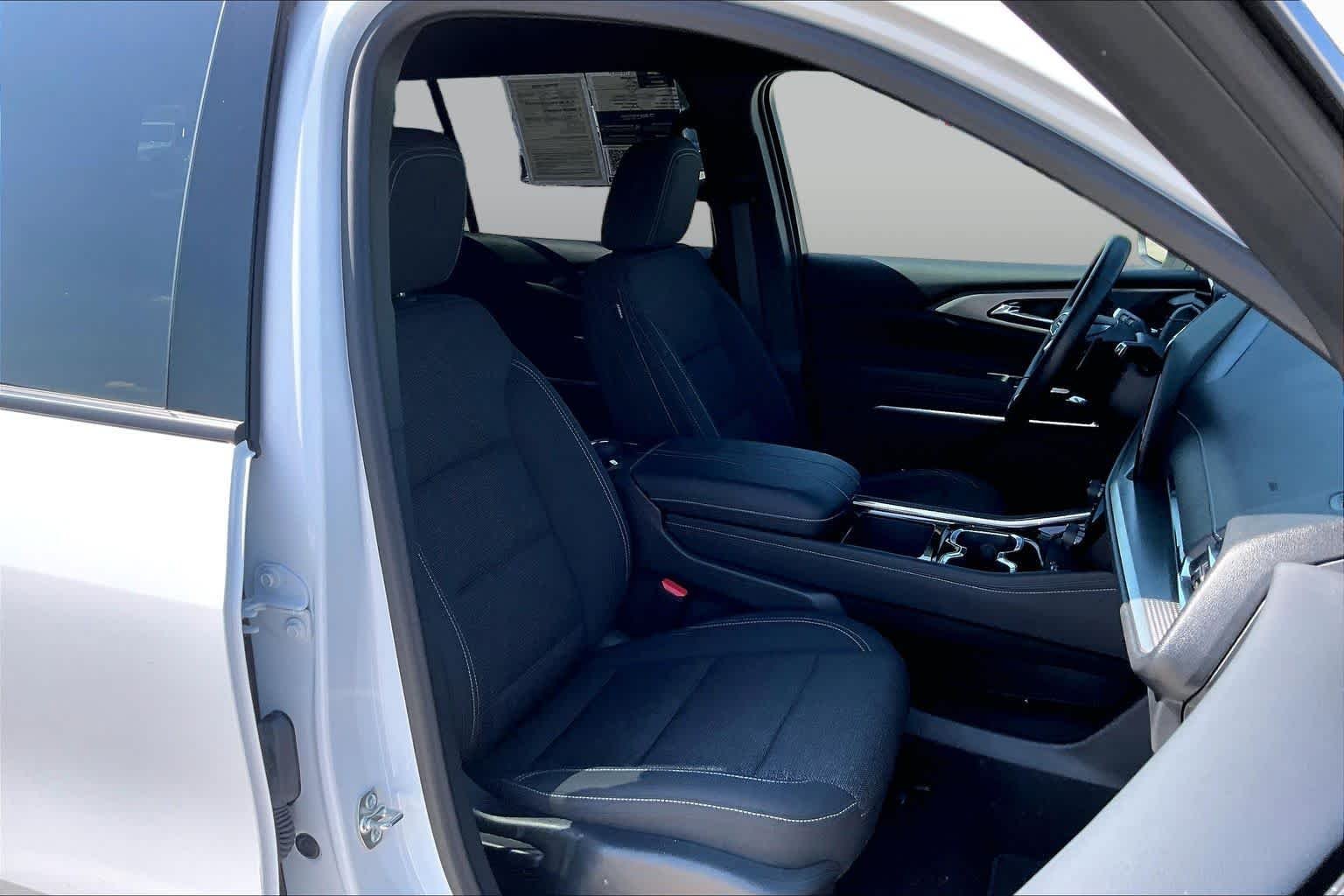 Used 2026 Summit White Chevrolet FWD LT image 9