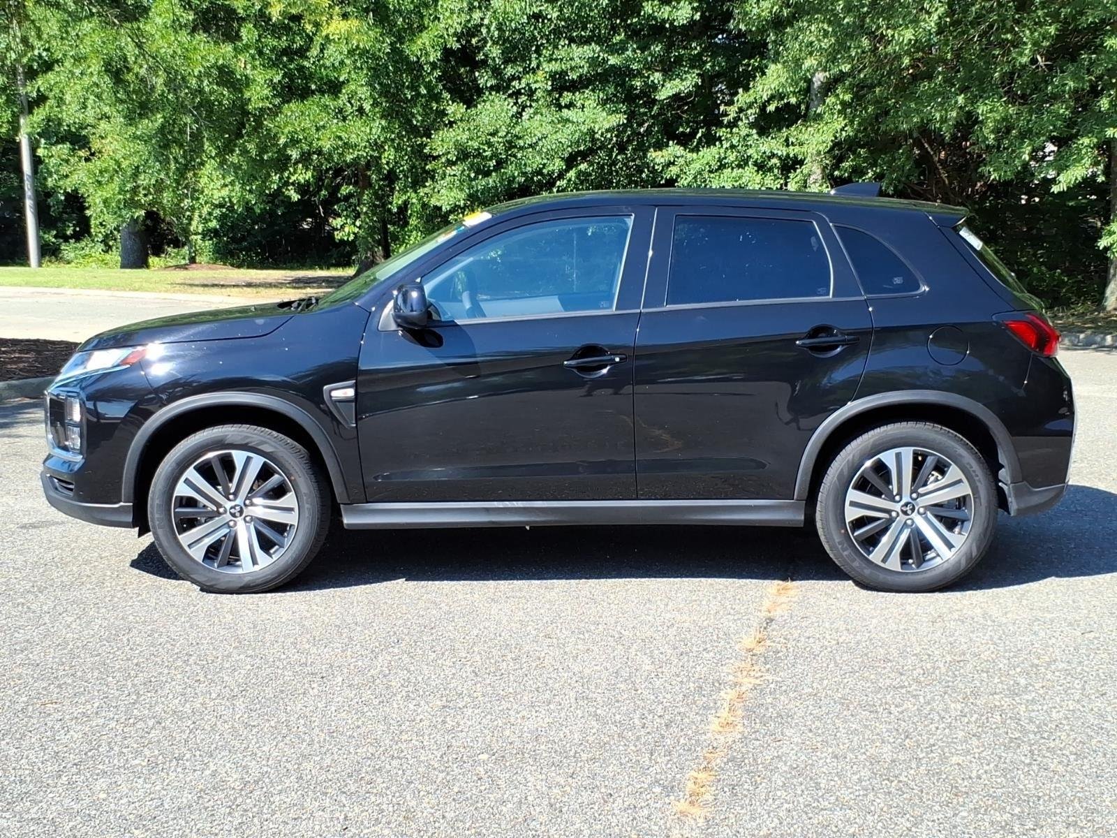 Used 2025  MITSUBISHI  image 3