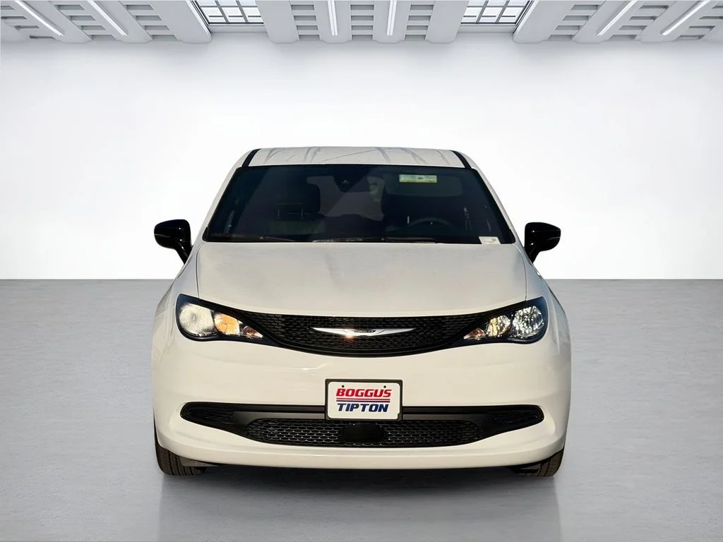 New 2026 Bright White Clear-Coat Exterior Paint Chrysler LX image 8