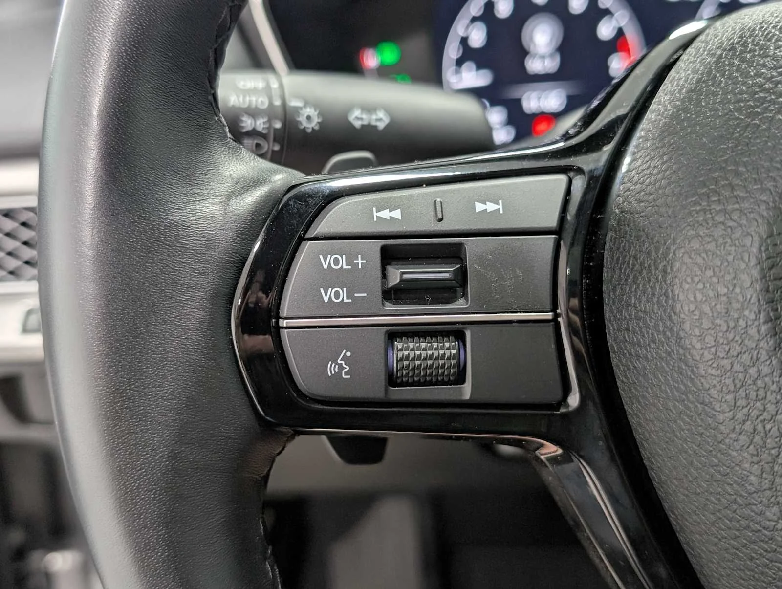 Used 2025 Liquid Carbon Metallic Acura  image 33