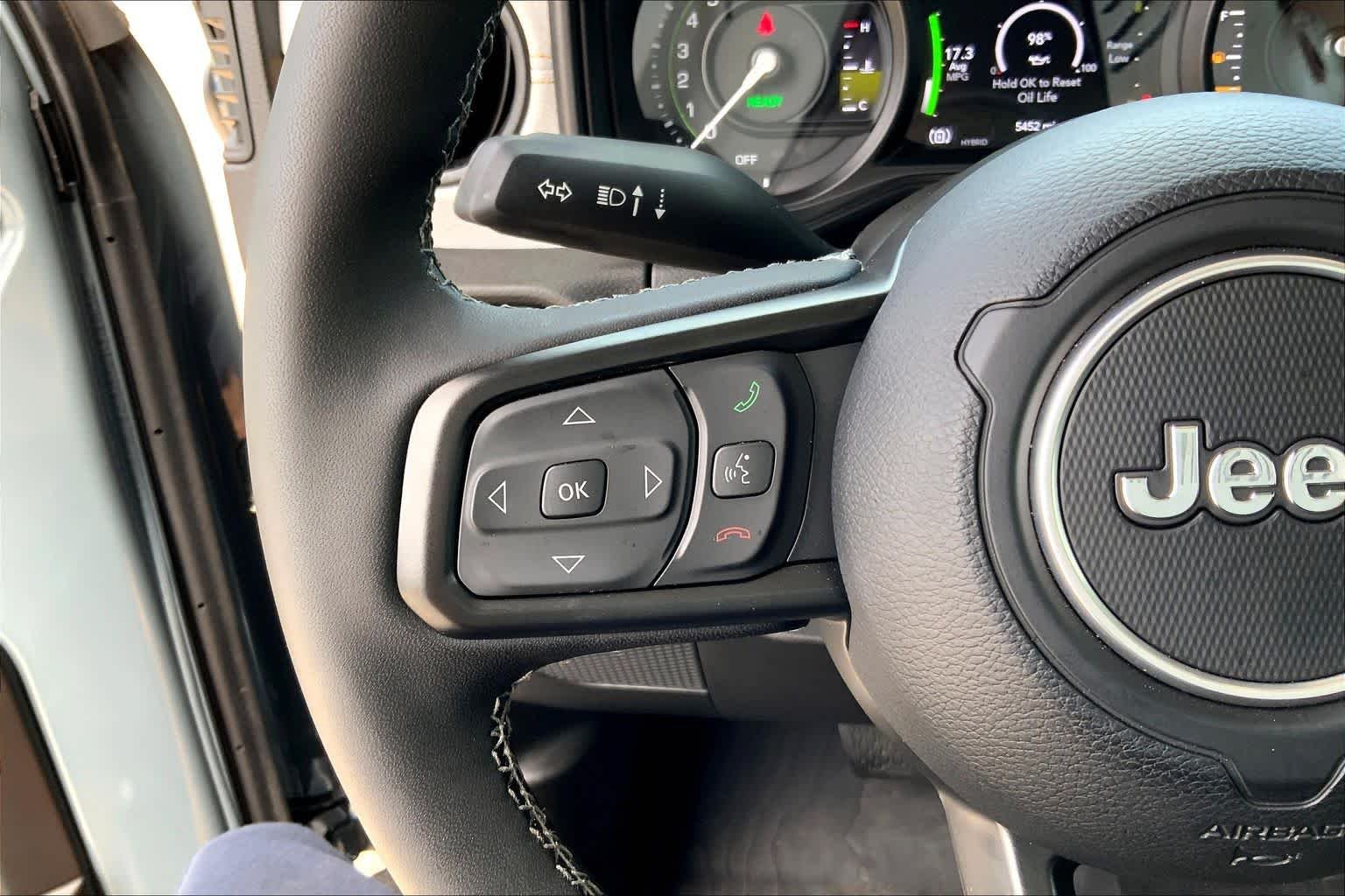 Used 2025 Anvil Clearcoat Jeep Sport S image 17