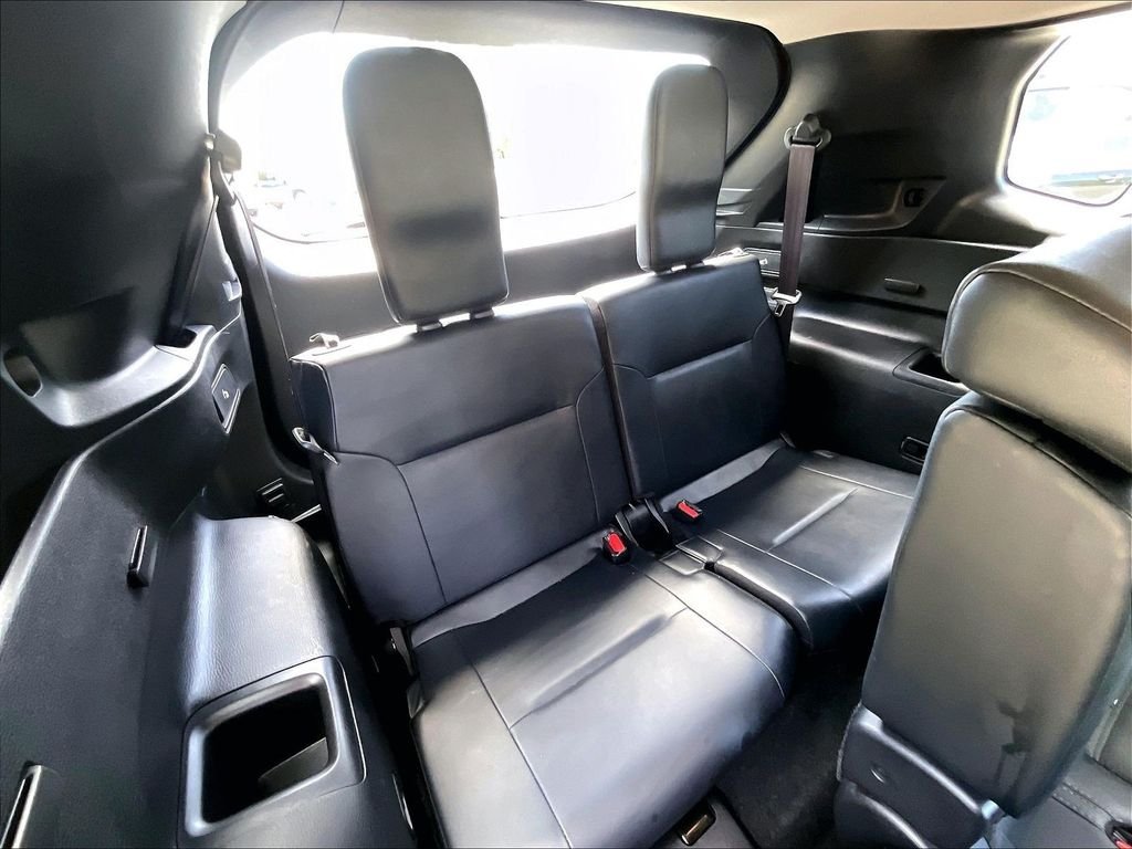 Used 2024 Red Mitsubishi SE image 17