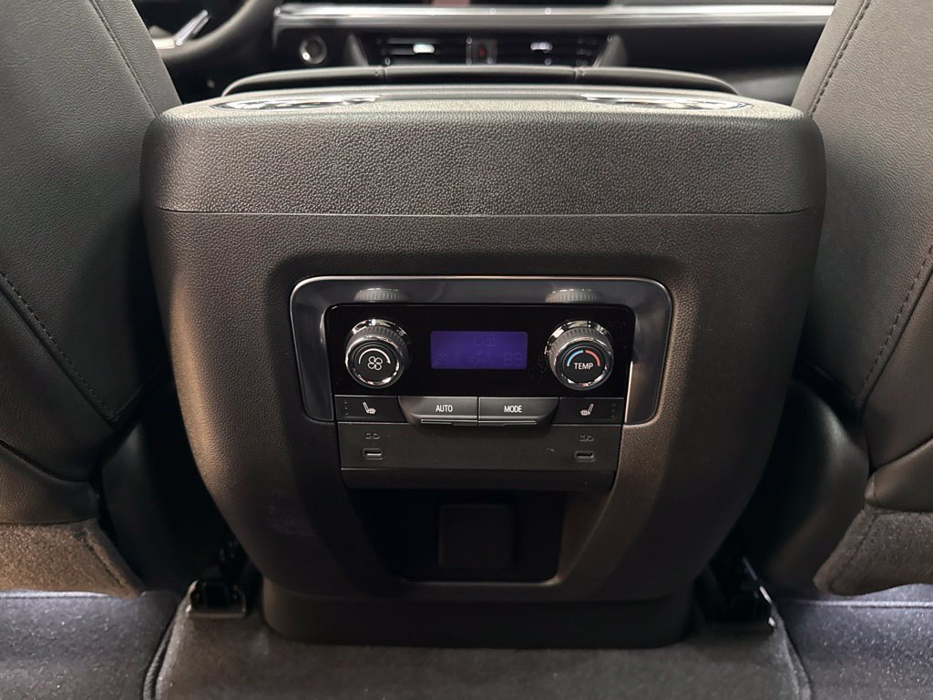 2027 Chevrolet Tahoe Z71 - Photo 33