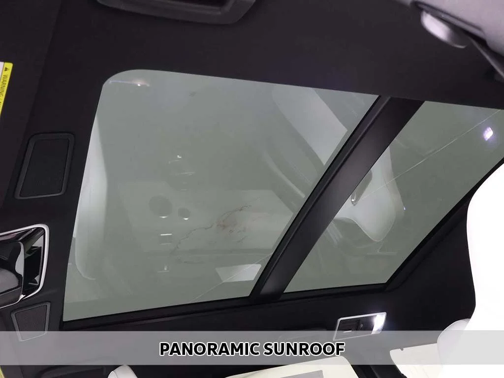 Used 2022 Gray Land Rover SVR image 4