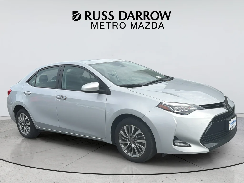 Used 2017 Silver Toyota XLE image 8