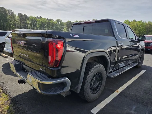 Used 2022 Black GMC SLT image 10