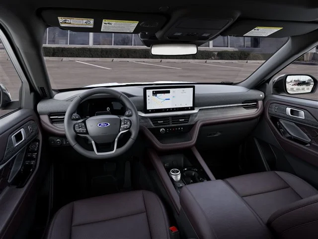 New 2027 Star White Metallic Tri-Coat Ford Platinum image 9