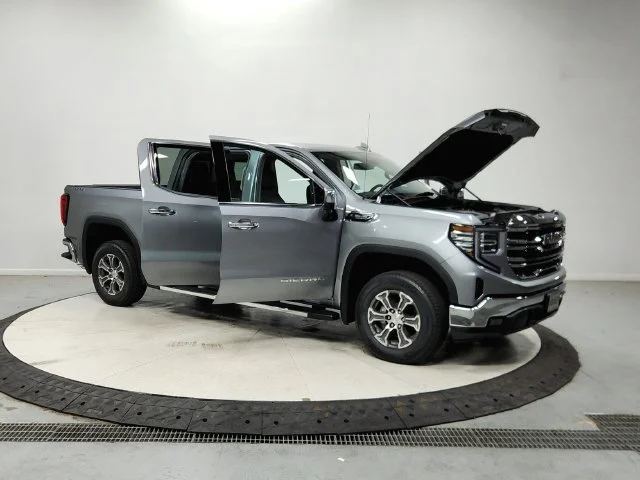 2026 GMC Sierra 1500 SLT - Photo 10