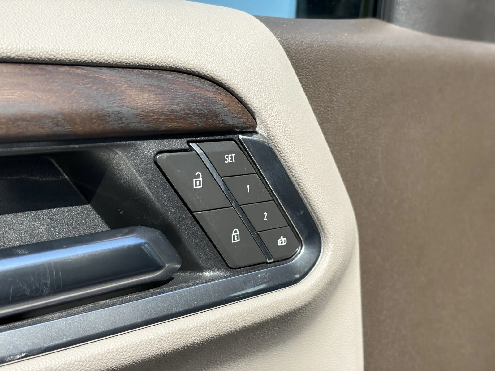 2026 GMC Sierra 1500 SLT - Photo 21