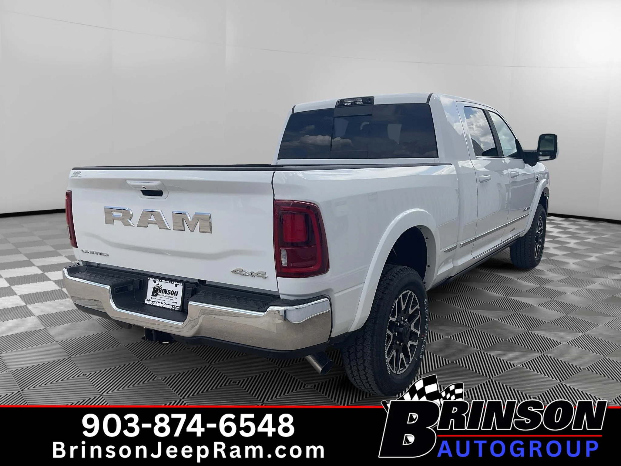 New 2027 Bright White Clear-Coat Exterior Paint RAM Limited image 5