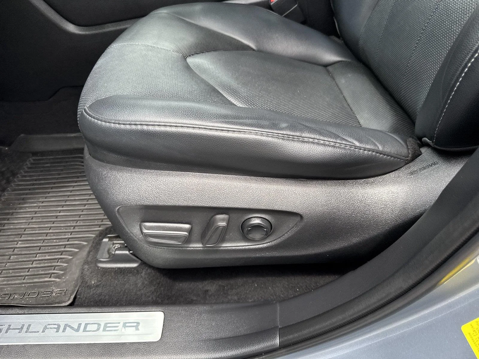 Used 2021 Moondust Toyota Limited image 12