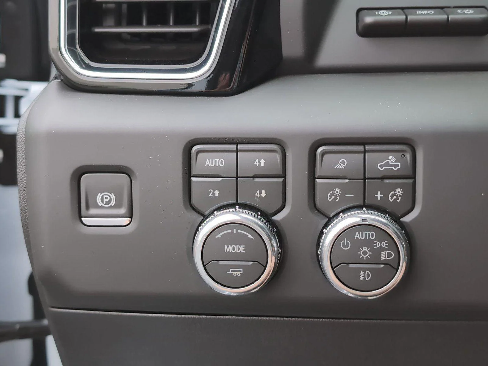 New 2026 Glacier White Tricoat GMC Denali Ultimate image 20