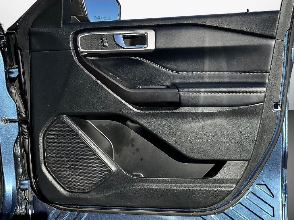 Used 2020 Blue Ford XLT image 31