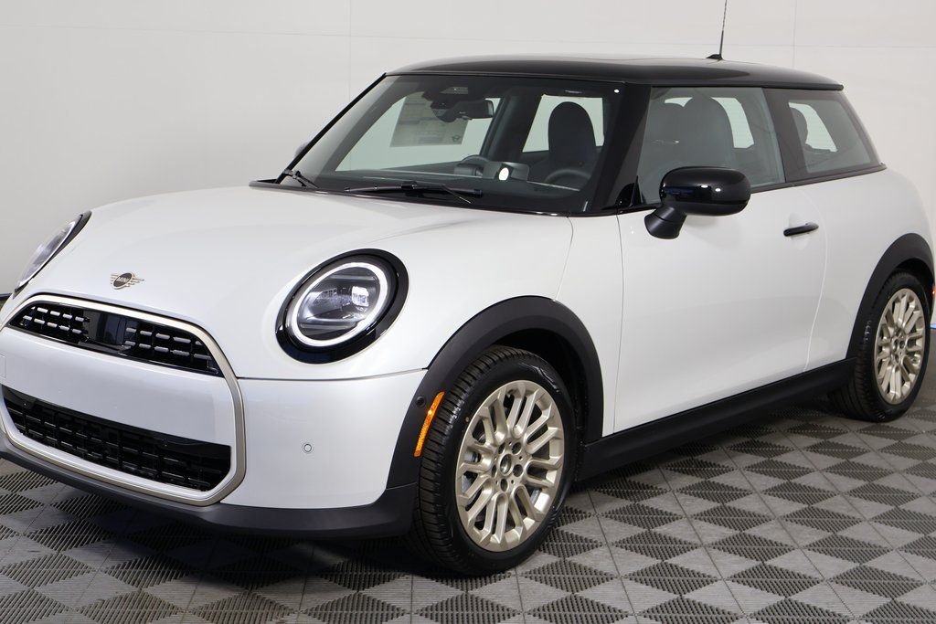 2026 MINI Hardtop's photo